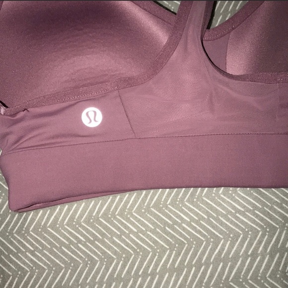 Lululemon Sports Bra Size 4 - Picture 3 of 3